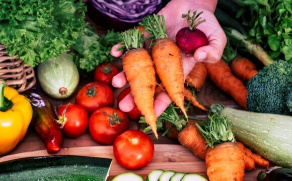 簡單不簡單：農民認同的農夫市集型態與發展優化