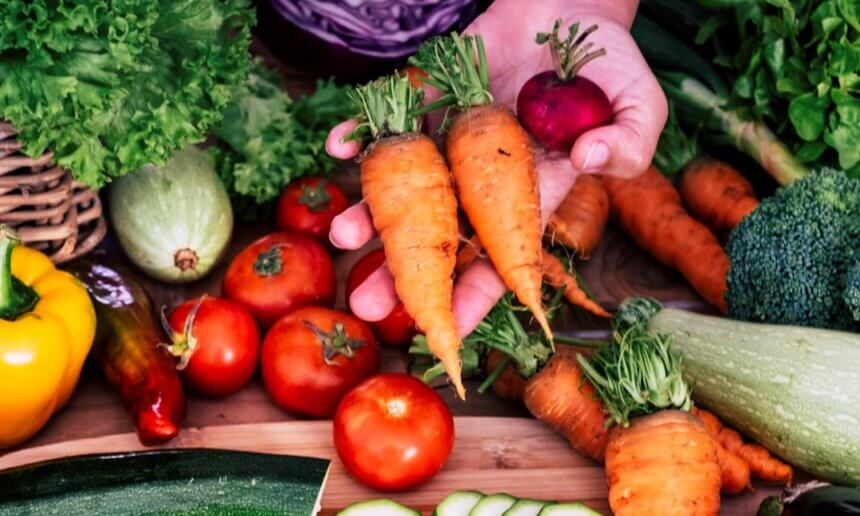 簡單不簡單：農民認同的農夫市集型態與發展優化